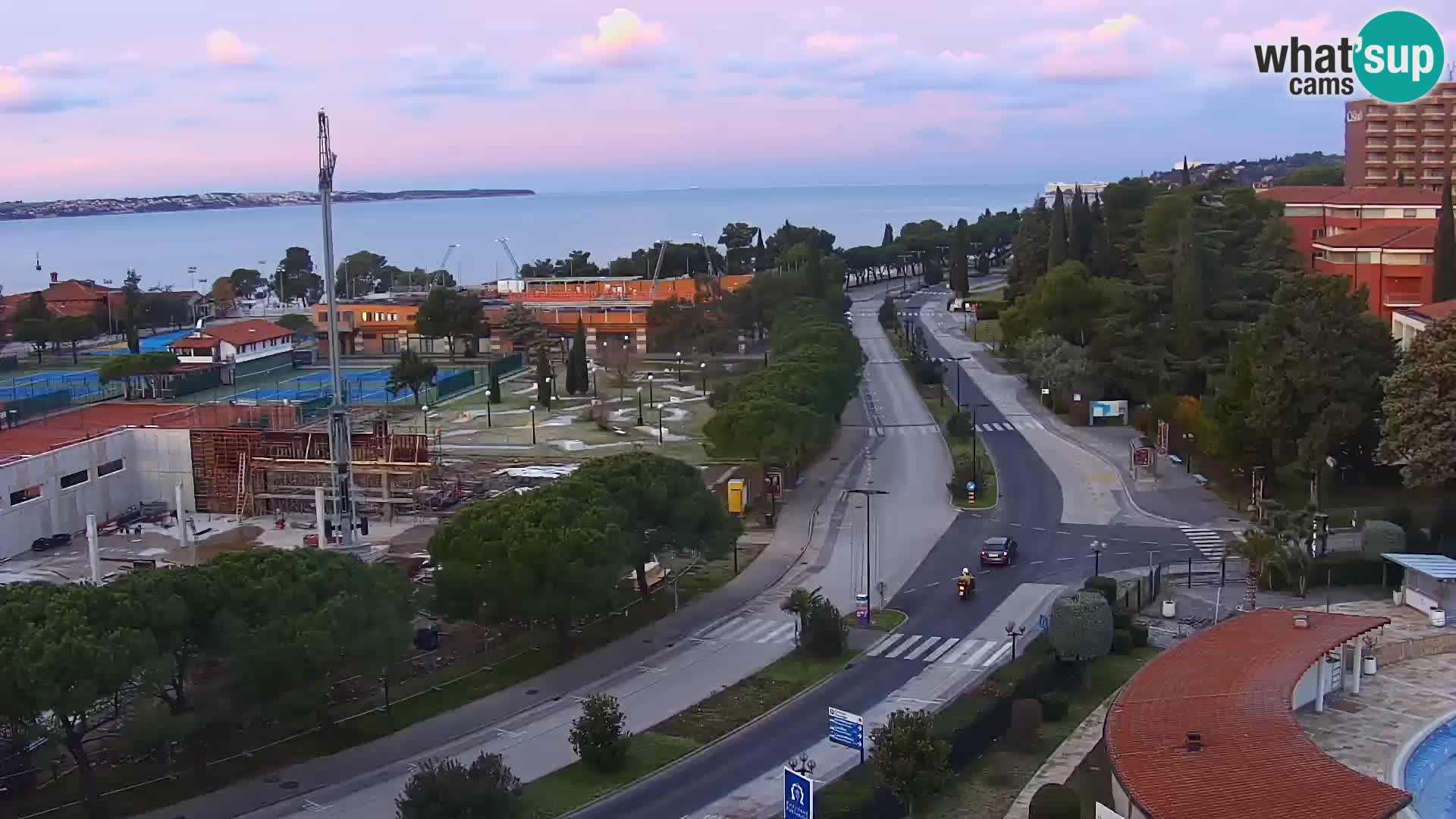 Portorož camera en vivo – vista del puerto deportivo y las canchas de tenis