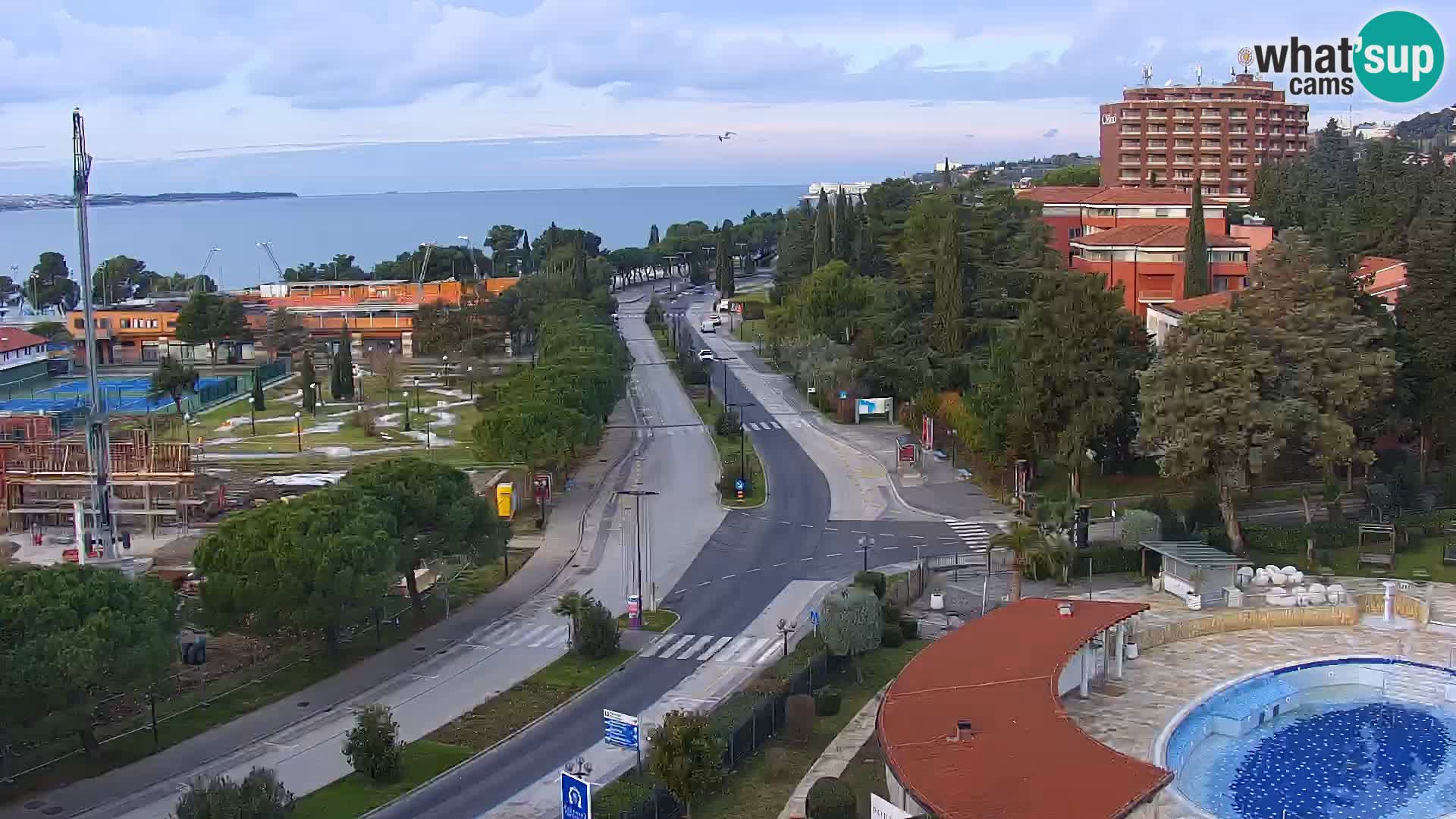 Portorož spletna kamera – pogled na marino in teniška igrišča