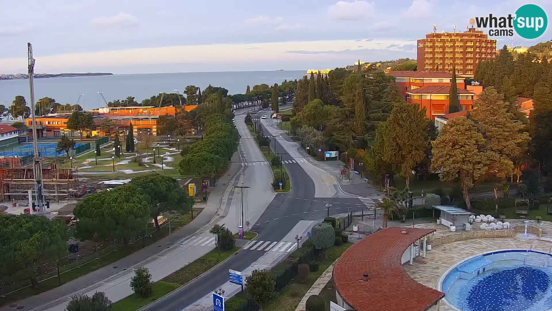 Portorož spletna kamera – pogled na marino in teniška igrišča