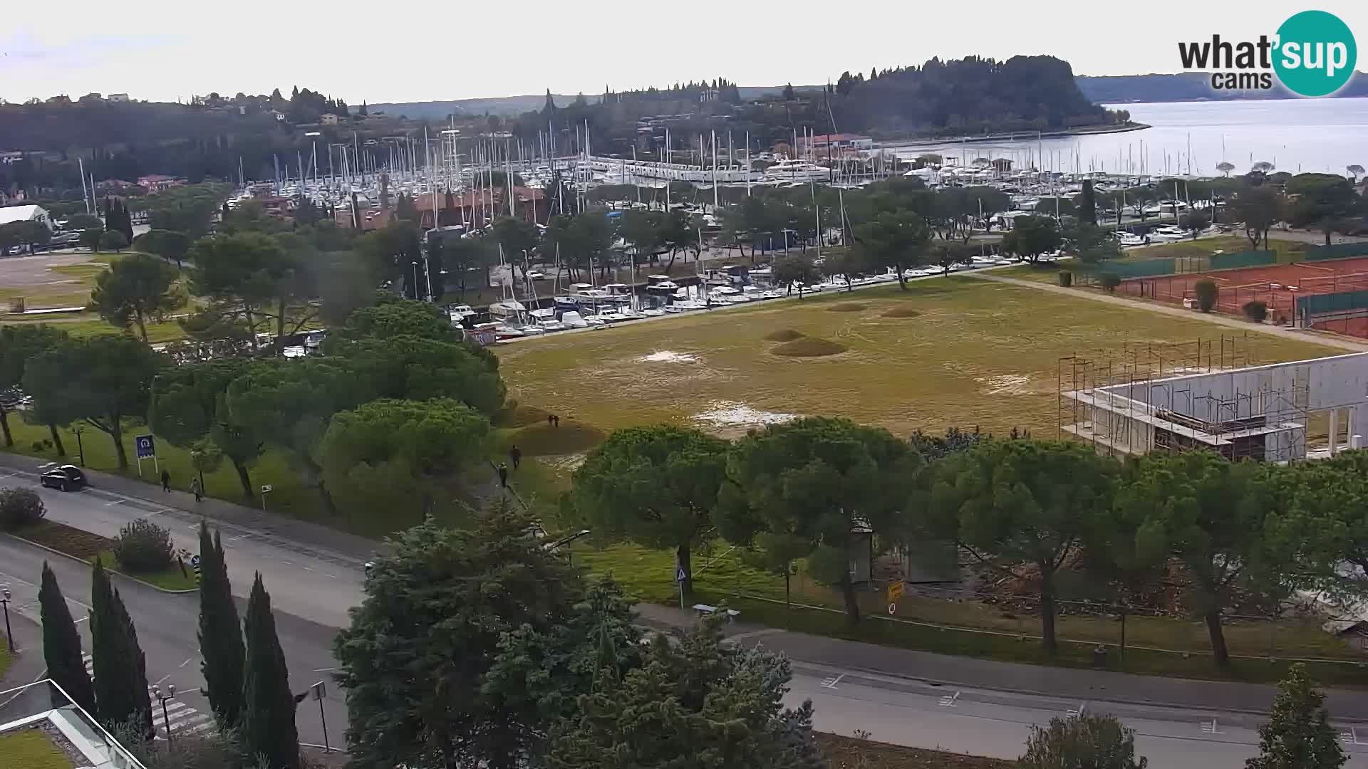 Portorož spletna kamera – pogled na marino in teniška igrišča