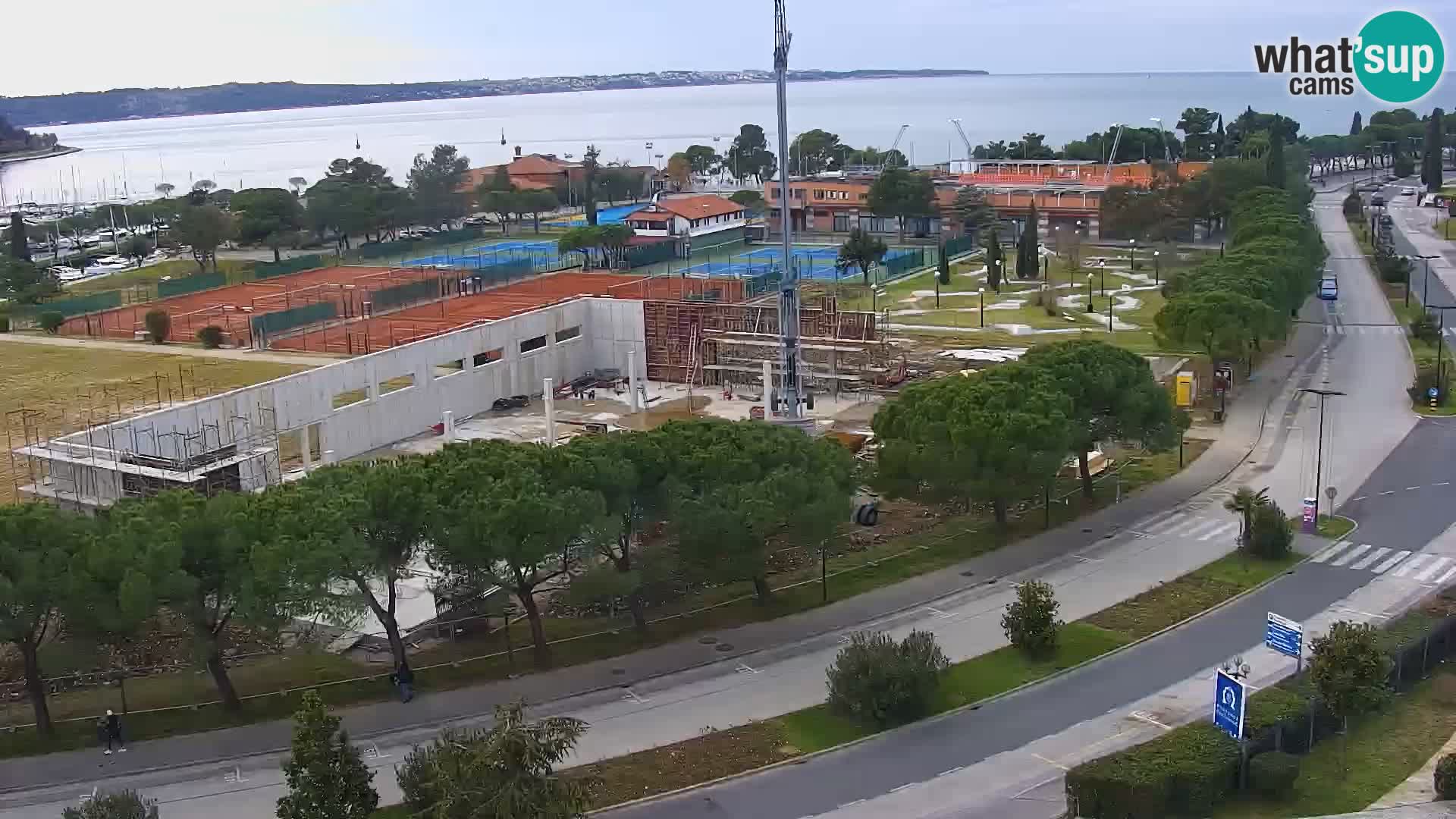 Portorož spletna kamera – pogled na marino in teniška igrišča