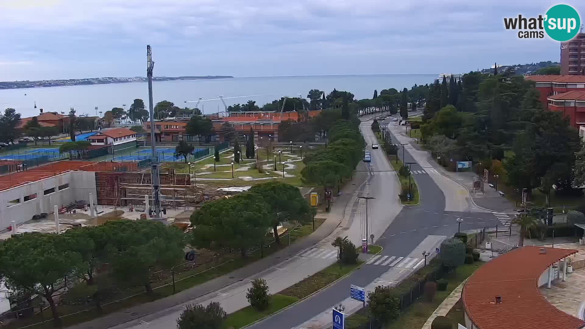 Portorož web kamera – pogled na marinu i teniške terene