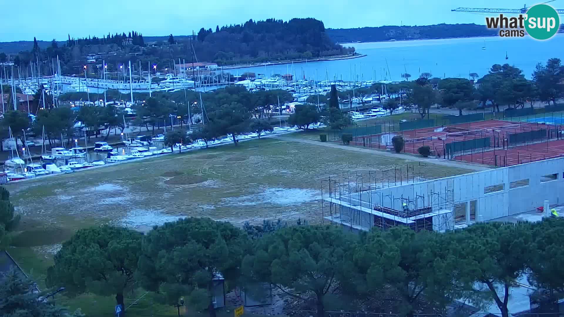 Portorož web kamera – pogled na marinu i teniške terene