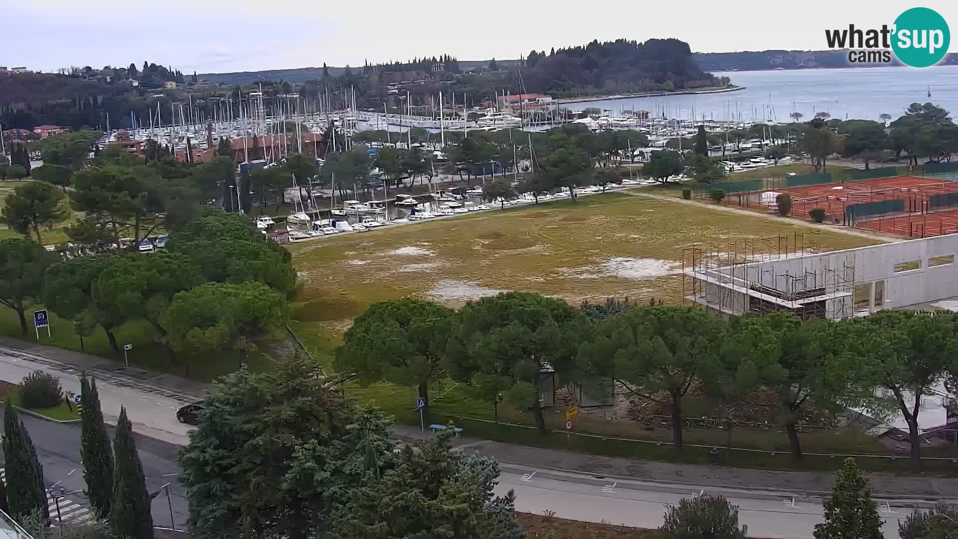 Portorož spletna kamera – pogled na marino in teniška igrišča