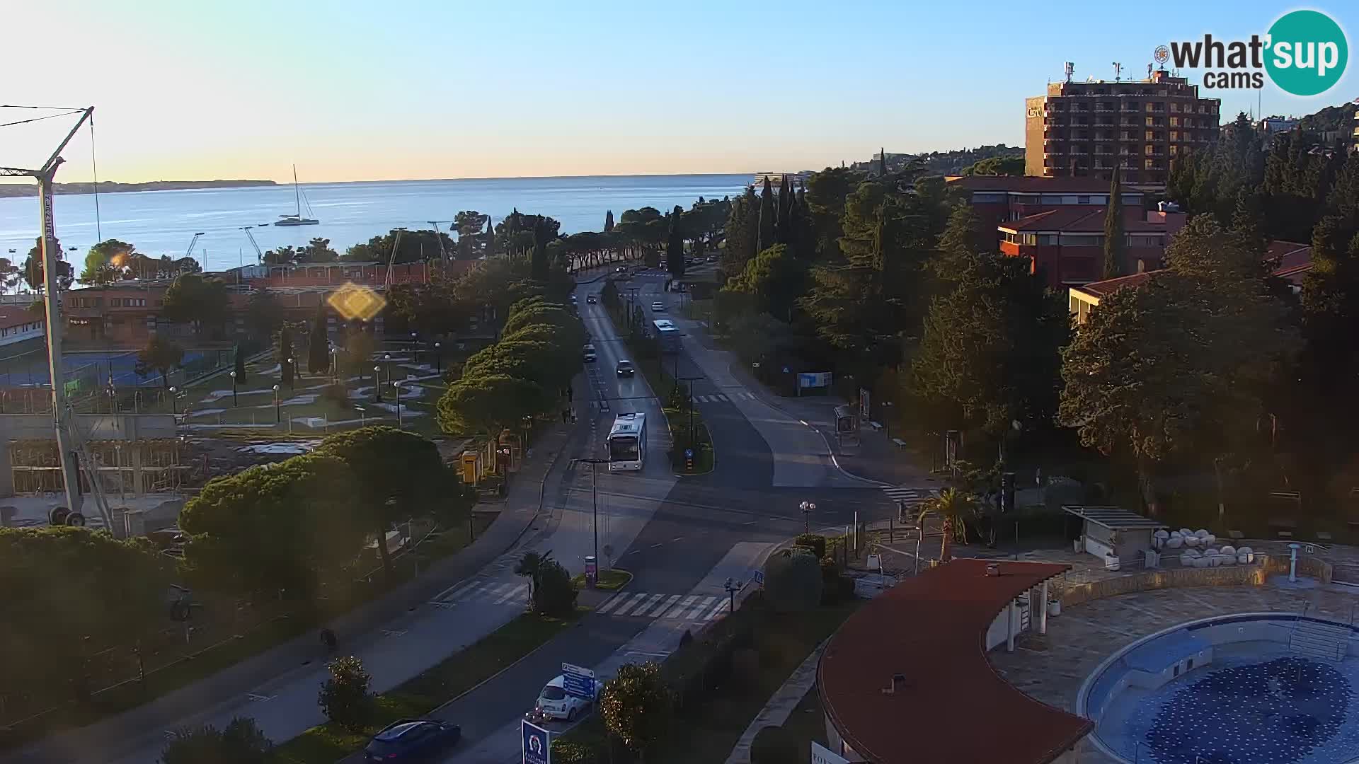 Portorož web kamera – pogled na marinu i teniške terene