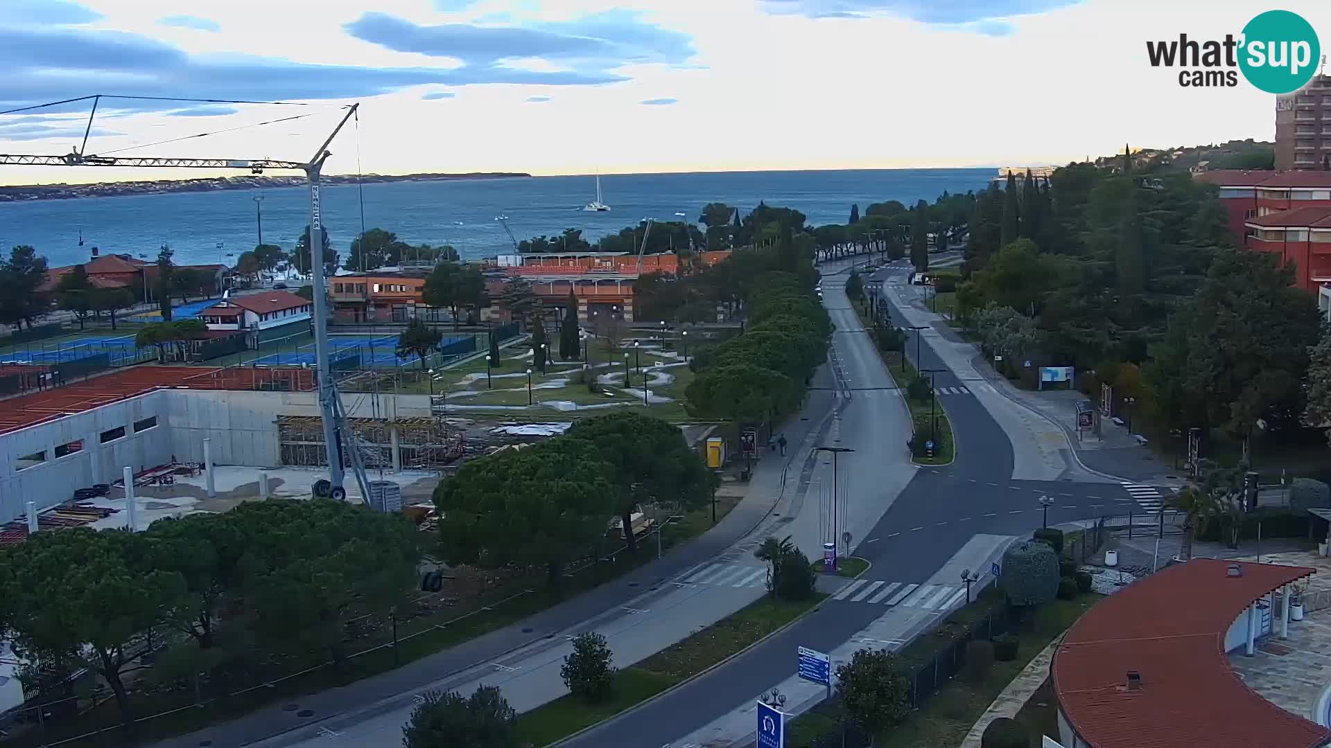 Portorož Live Webcam – vue sur la marina et les courts de tennis