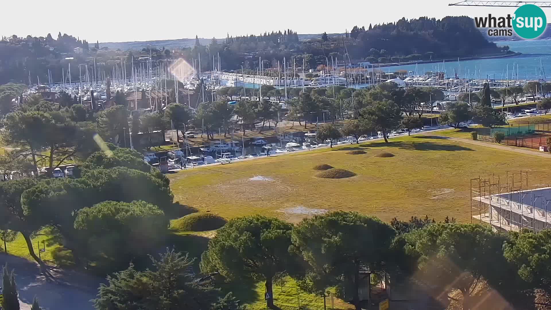 Portorož Live Webcam – vue sur la marina et les courts de tennis