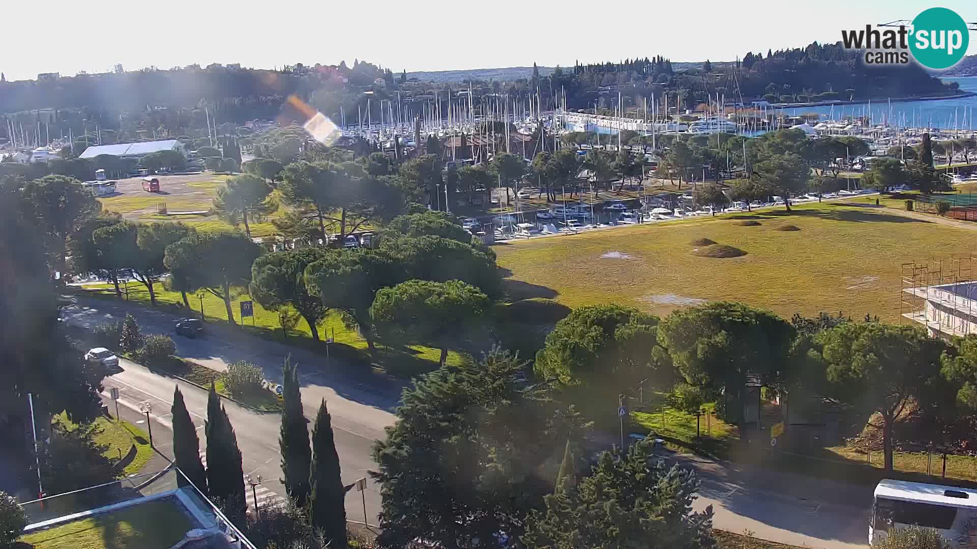 Portorož spletna kamera – pogled na marino in teniška igrišča