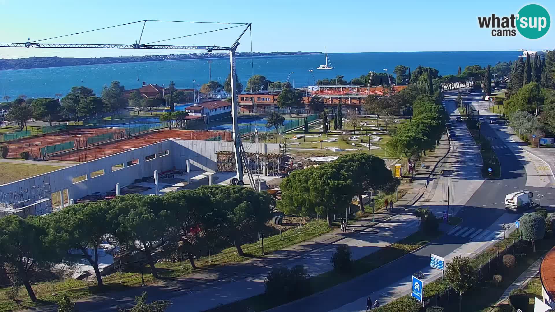 Portorož camera en vivo – vista del puerto deportivo y las canchas de tenis