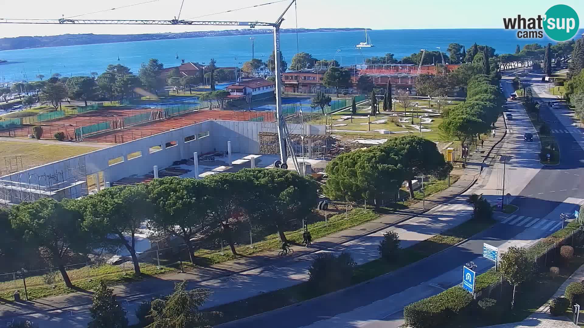 Portorož Live Webcam – vue sur la marina et les courts de tennis