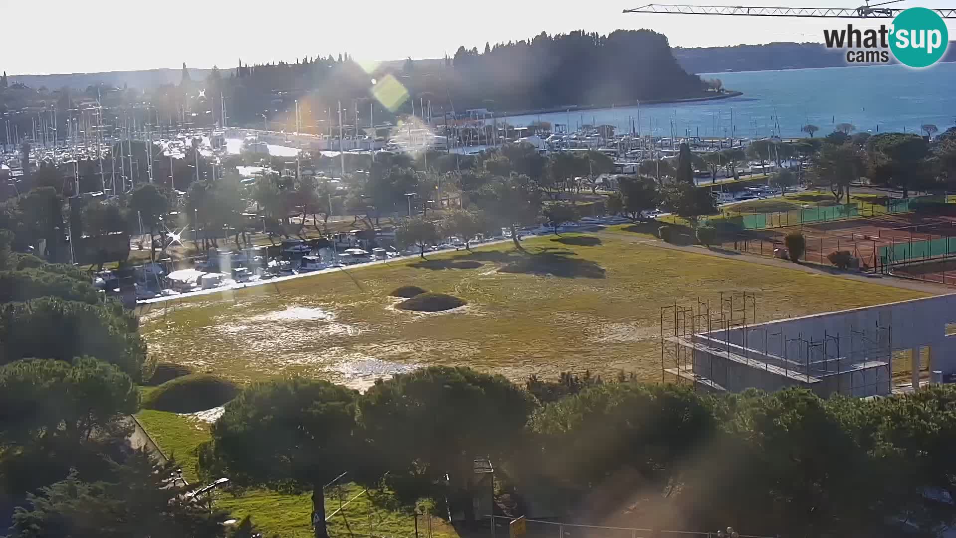 Portorož Live Webcam – vue sur la marina et les courts de tennis