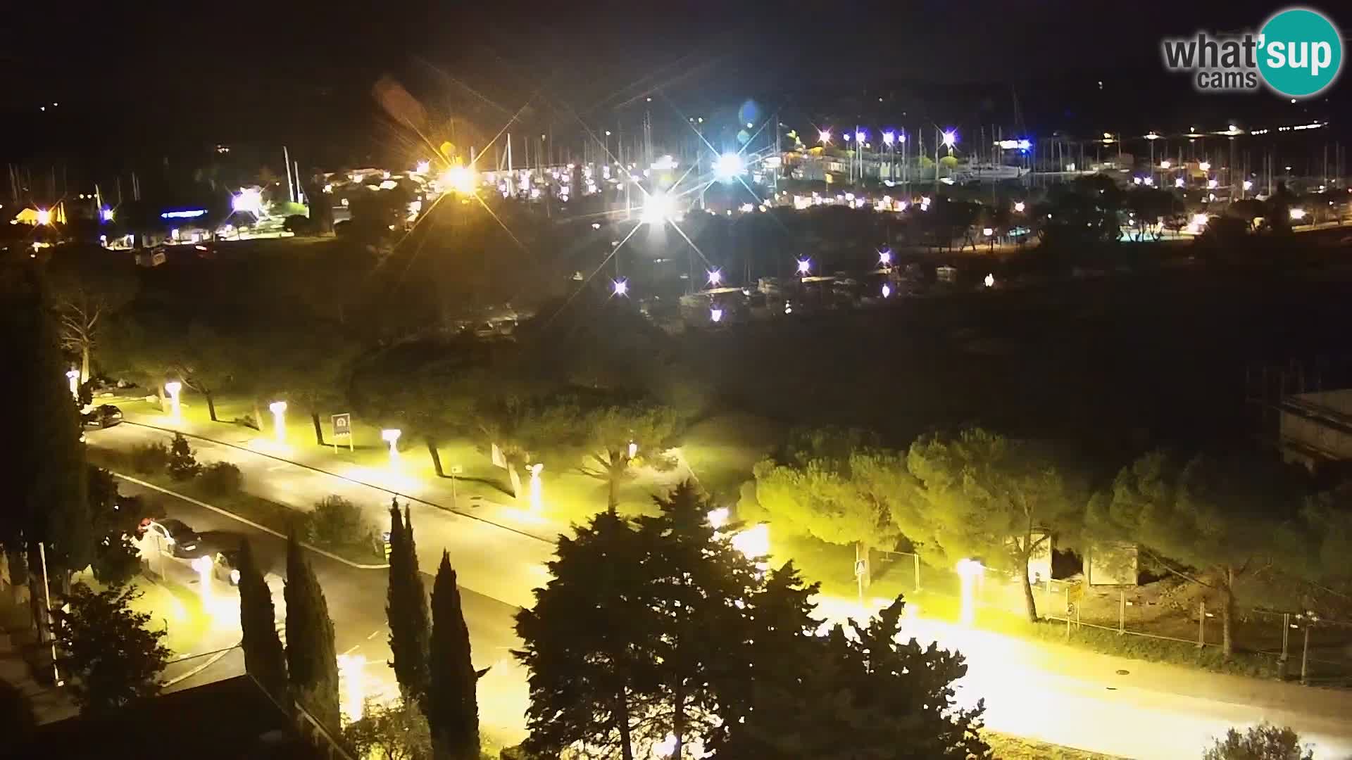 Portorož camera en vivo – vista del puerto deportivo y las canchas de tenis