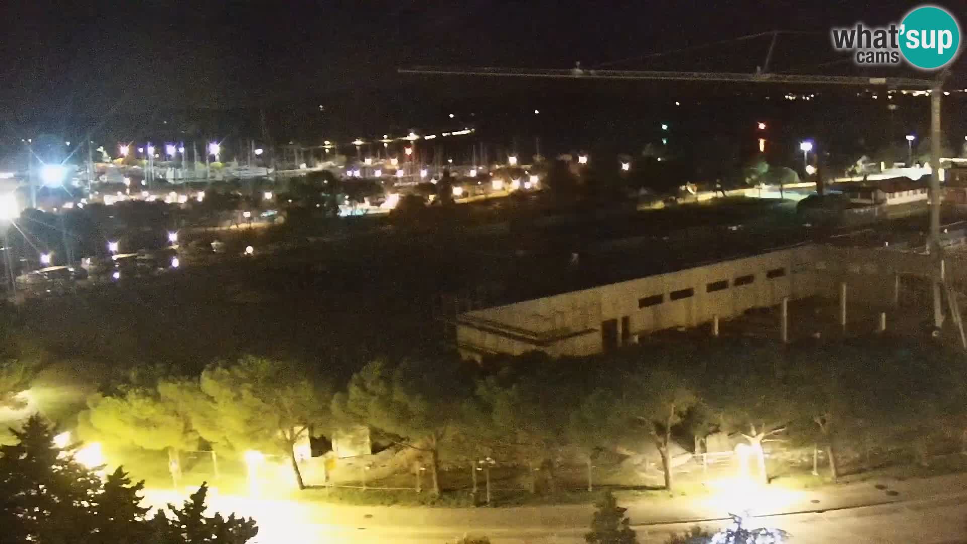 Portorož camera en vivo – vista del puerto deportivo y las canchas de tenis