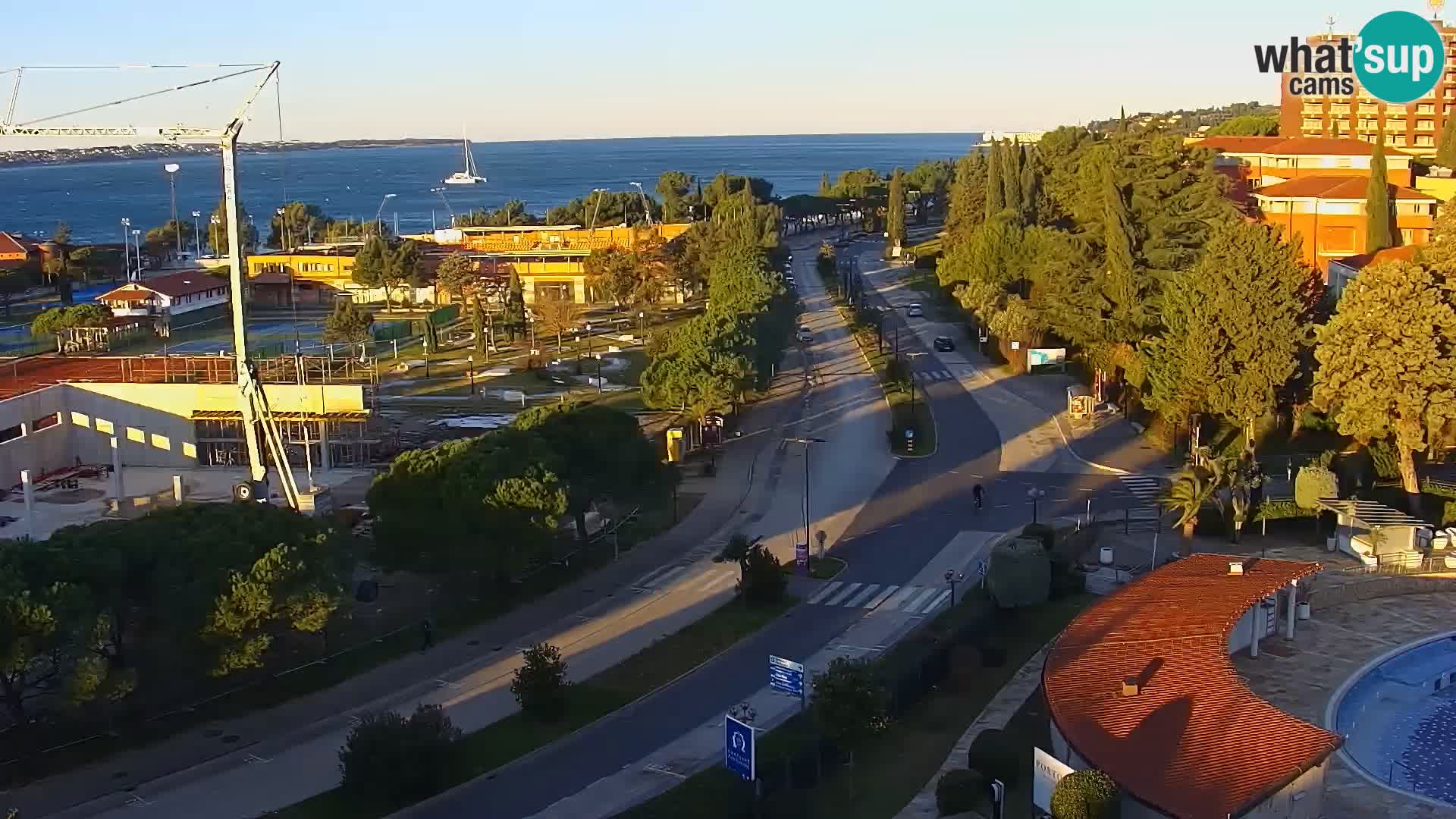 Portorož web kamera – pogled na marinu i teniške terene