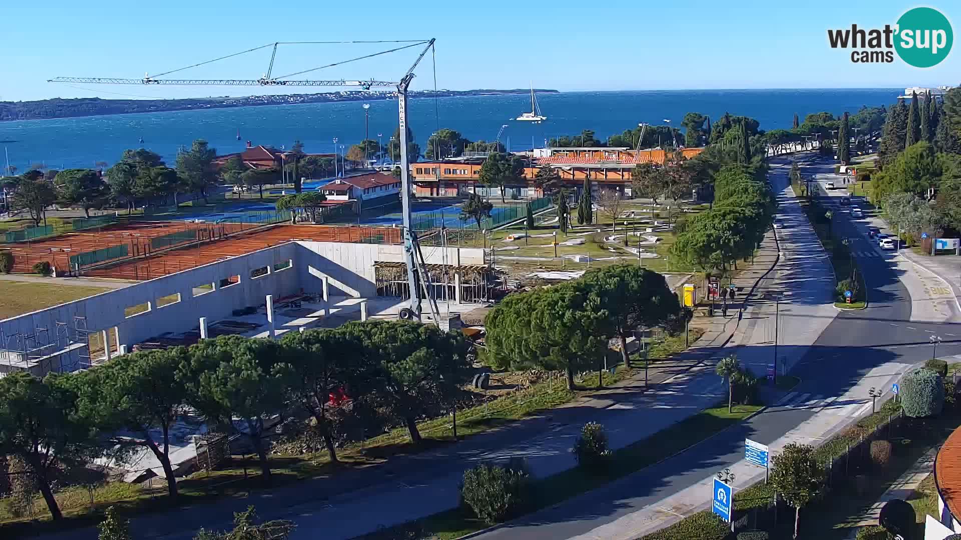 Portorož Live Webcam – vue sur la marina et les courts de tennis