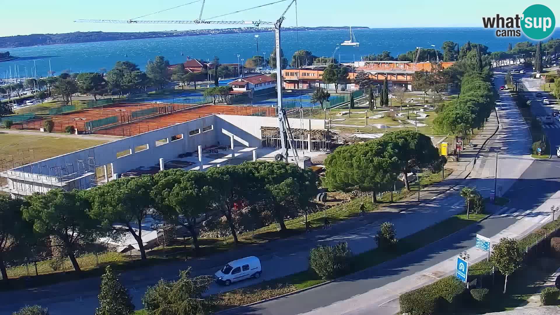 Portorož Live Webcam – vue sur la marina et les courts de tennis