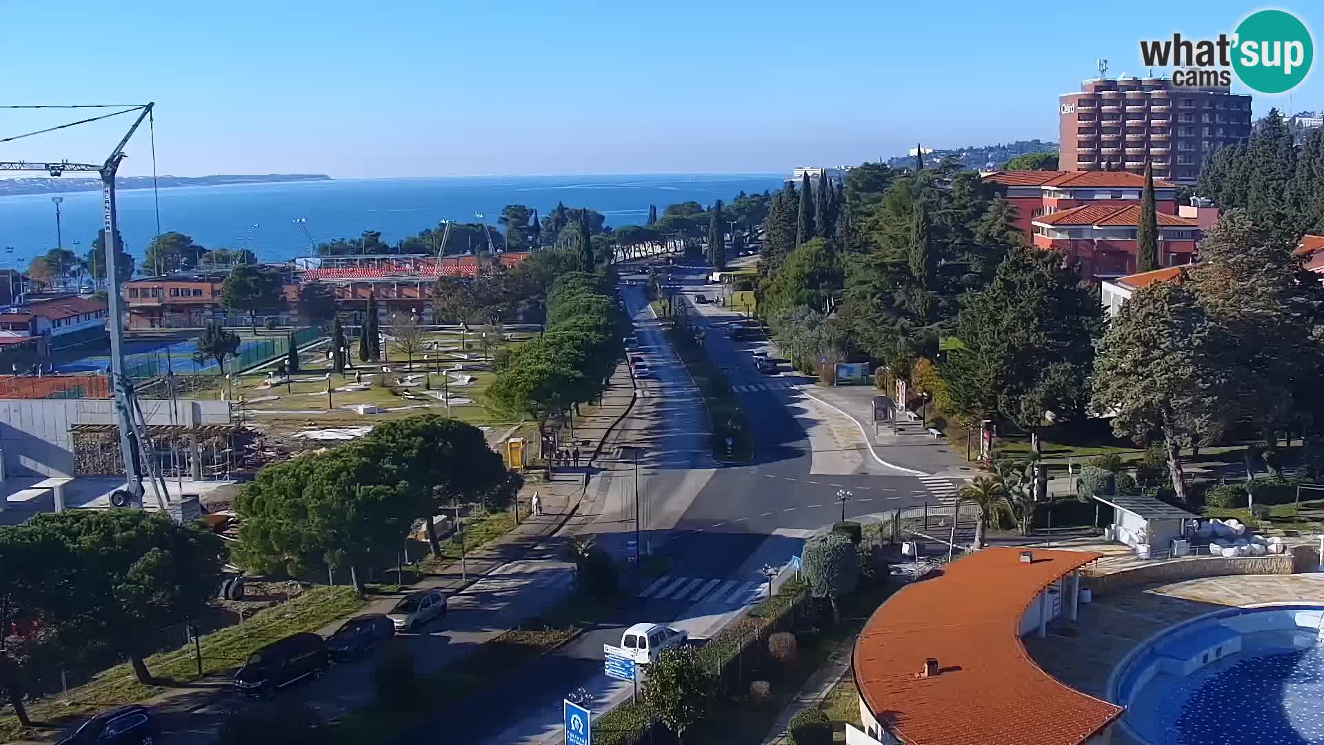 Portorož camera en vivo – vista del puerto deportivo y las canchas de tenis