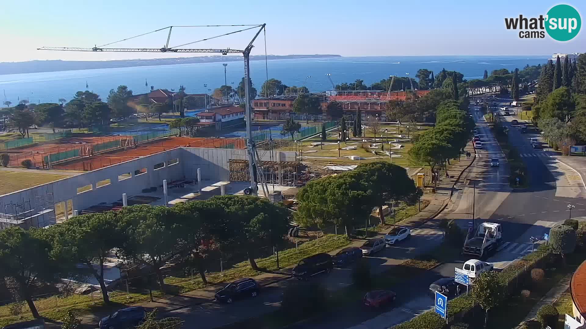 Portorož camera en vivo – vista del puerto deportivo y las canchas de tenis