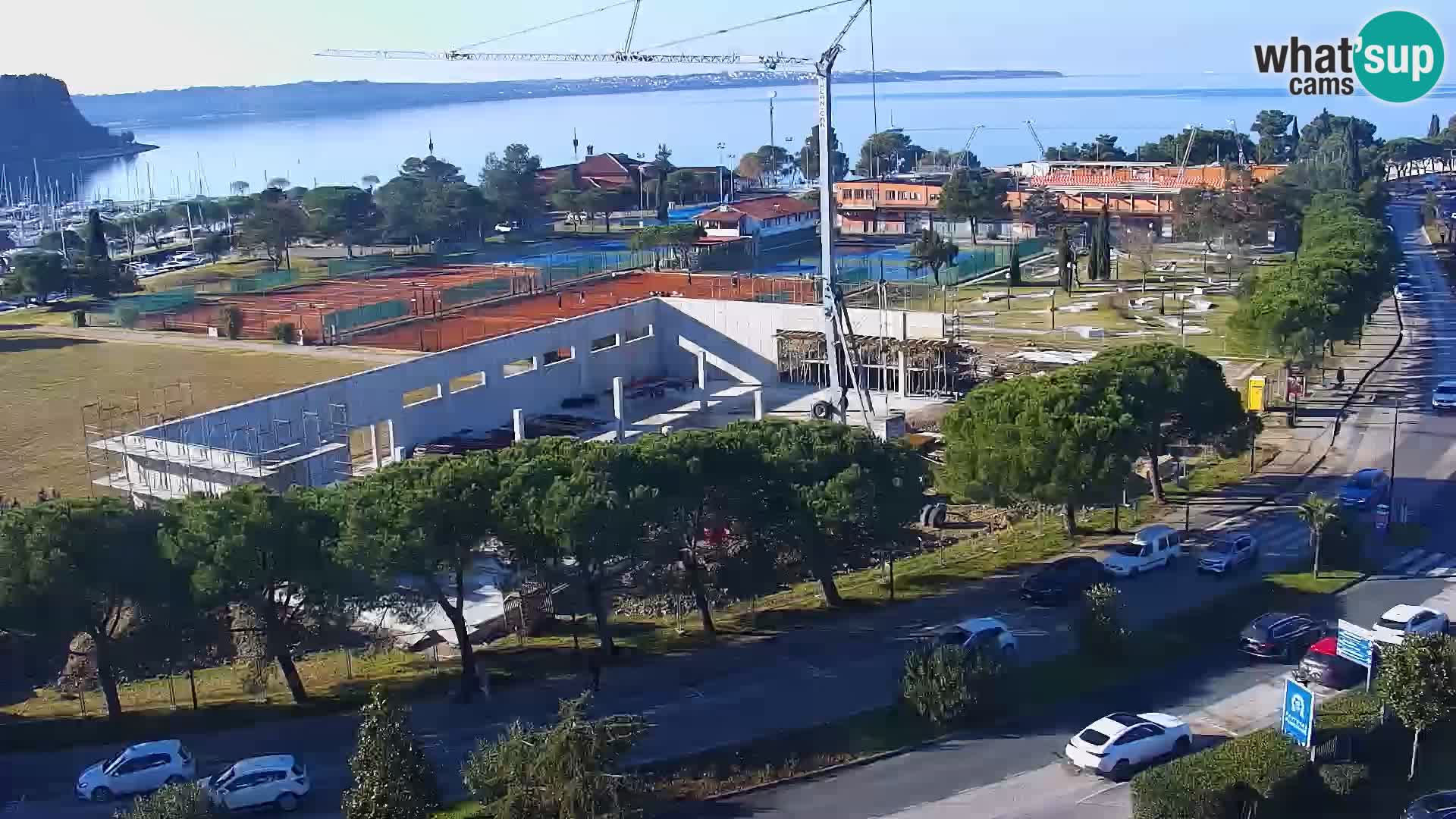 Portorož Live Webcam – vue sur la marina et les courts de tennis