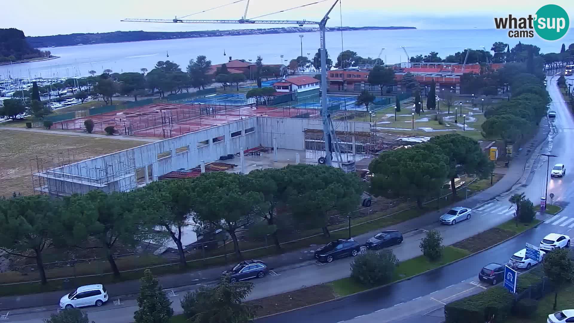 Portorož camera en vivo – vista del puerto deportivo y las canchas de tenis