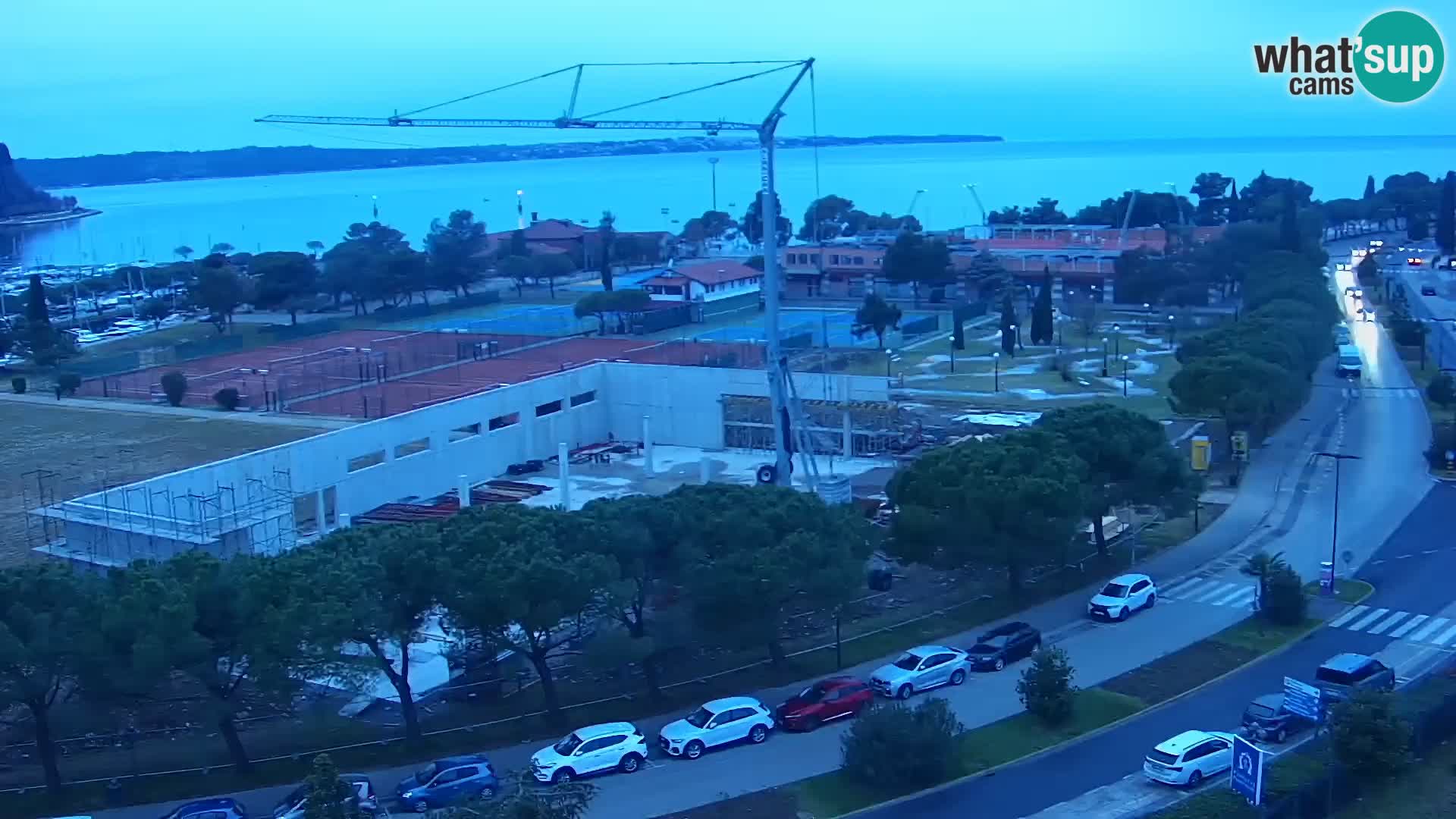 Portorož camera en vivo – vista del puerto deportivo y las canchas de tenis