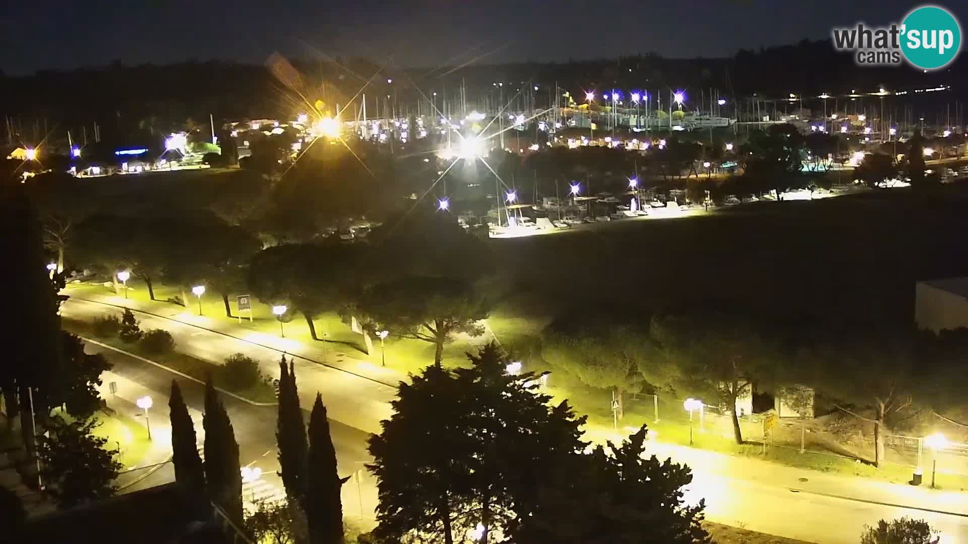 Portorož camera en vivo – vista del puerto deportivo y las canchas de tenis