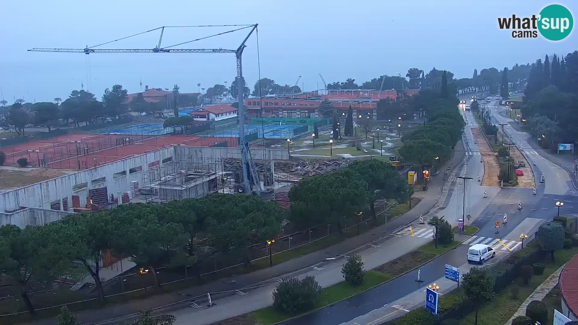 Portorož camera en vivo – vista del puerto deportivo y las canchas de tenis