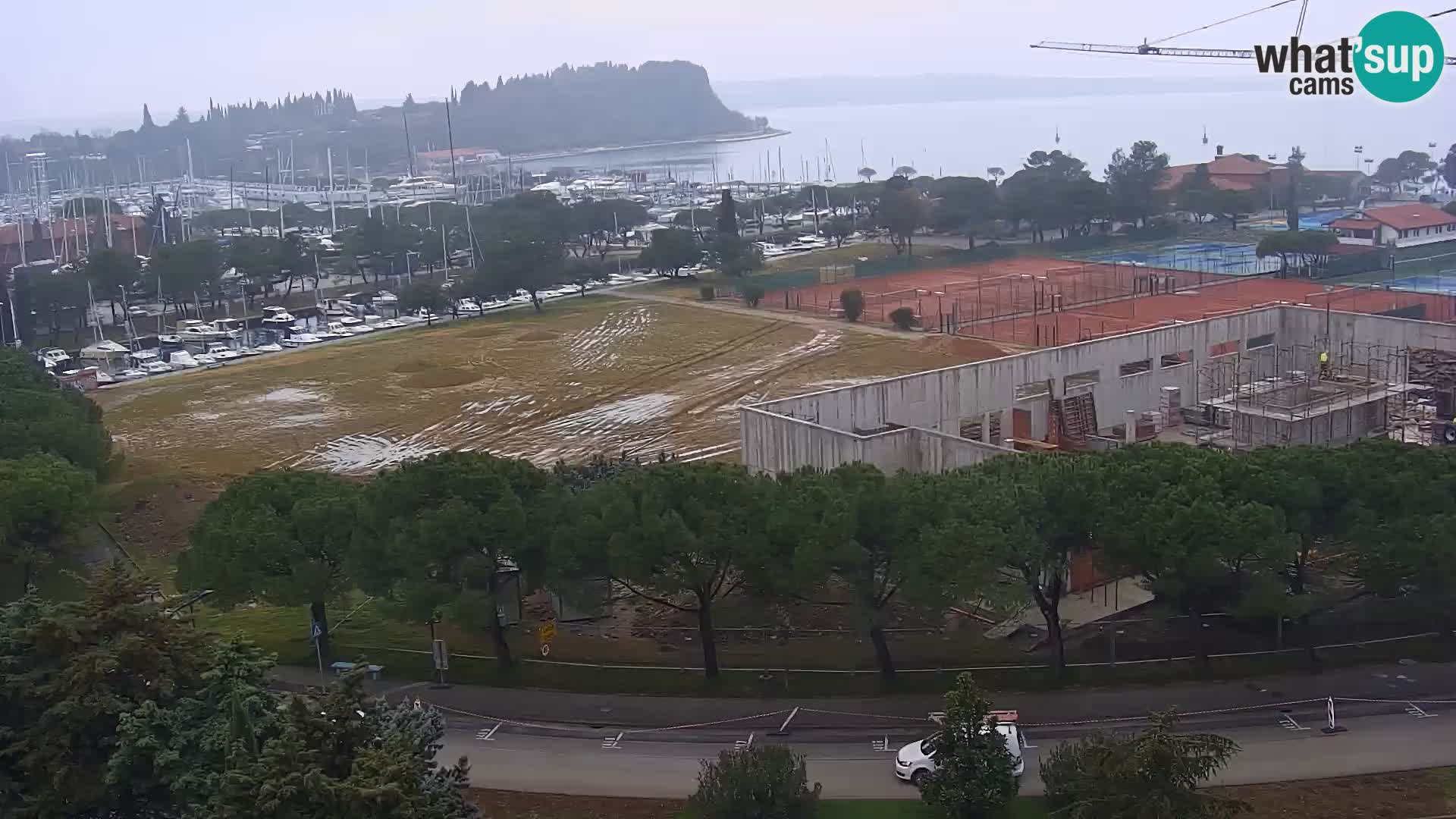 Portorož Live Webcam – vue sur la marina et les courts de tennis