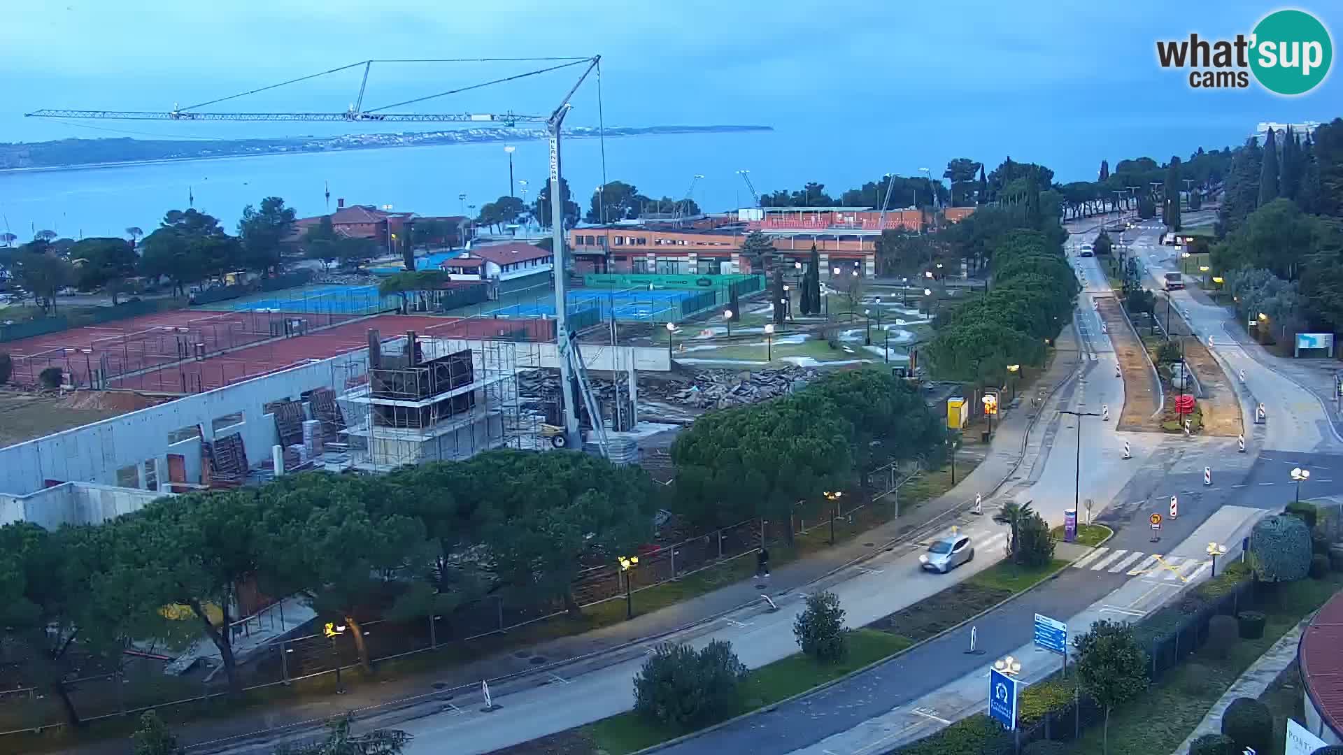 Portorož camera en vivo – vista del puerto deportivo y las canchas de tenis