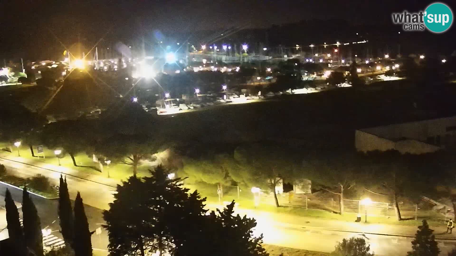 Portorož camera en vivo – vista del puerto deportivo y las canchas de tenis