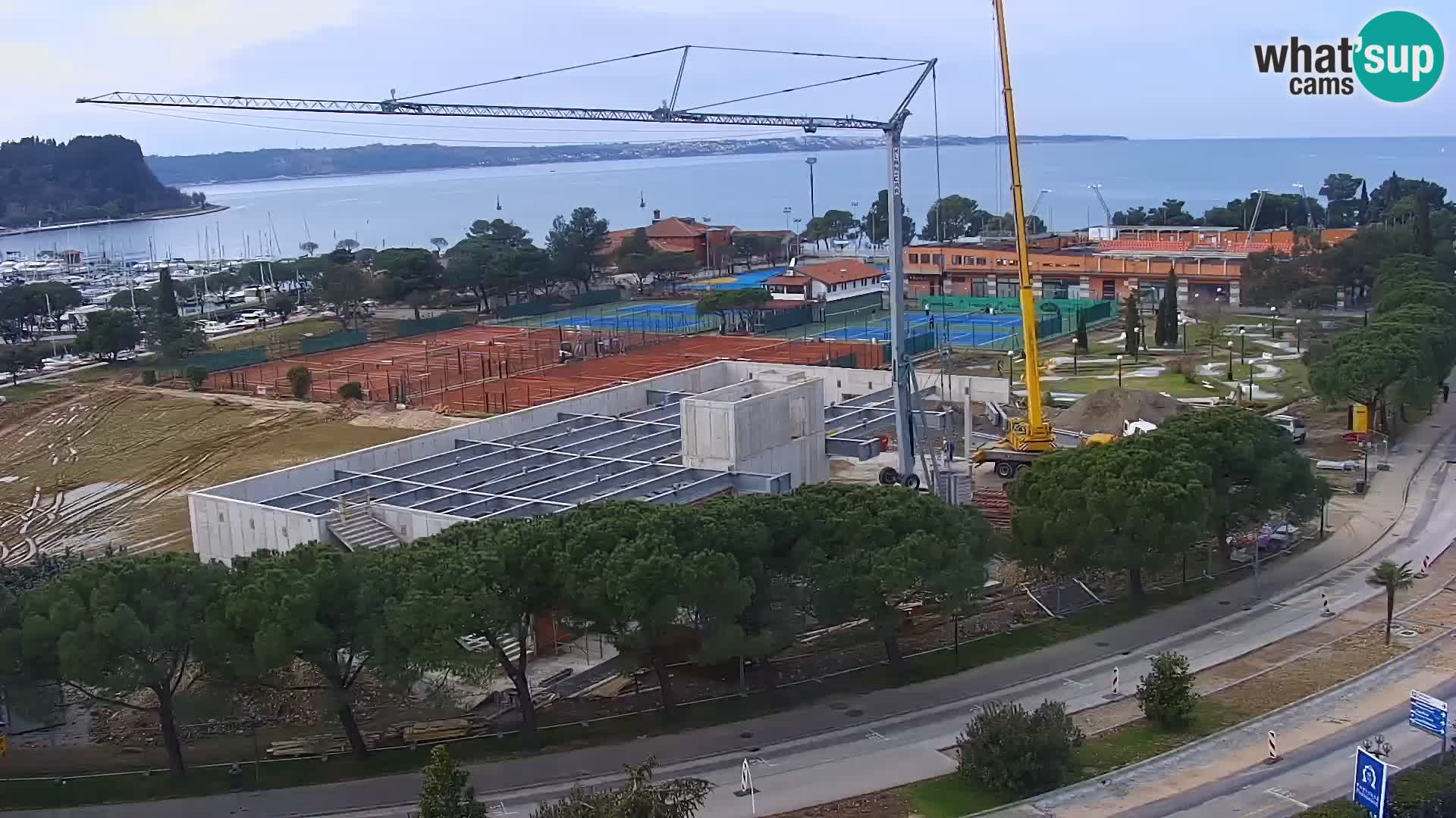 Portorož Live Webcam – vue sur la marina et les courts de tennis