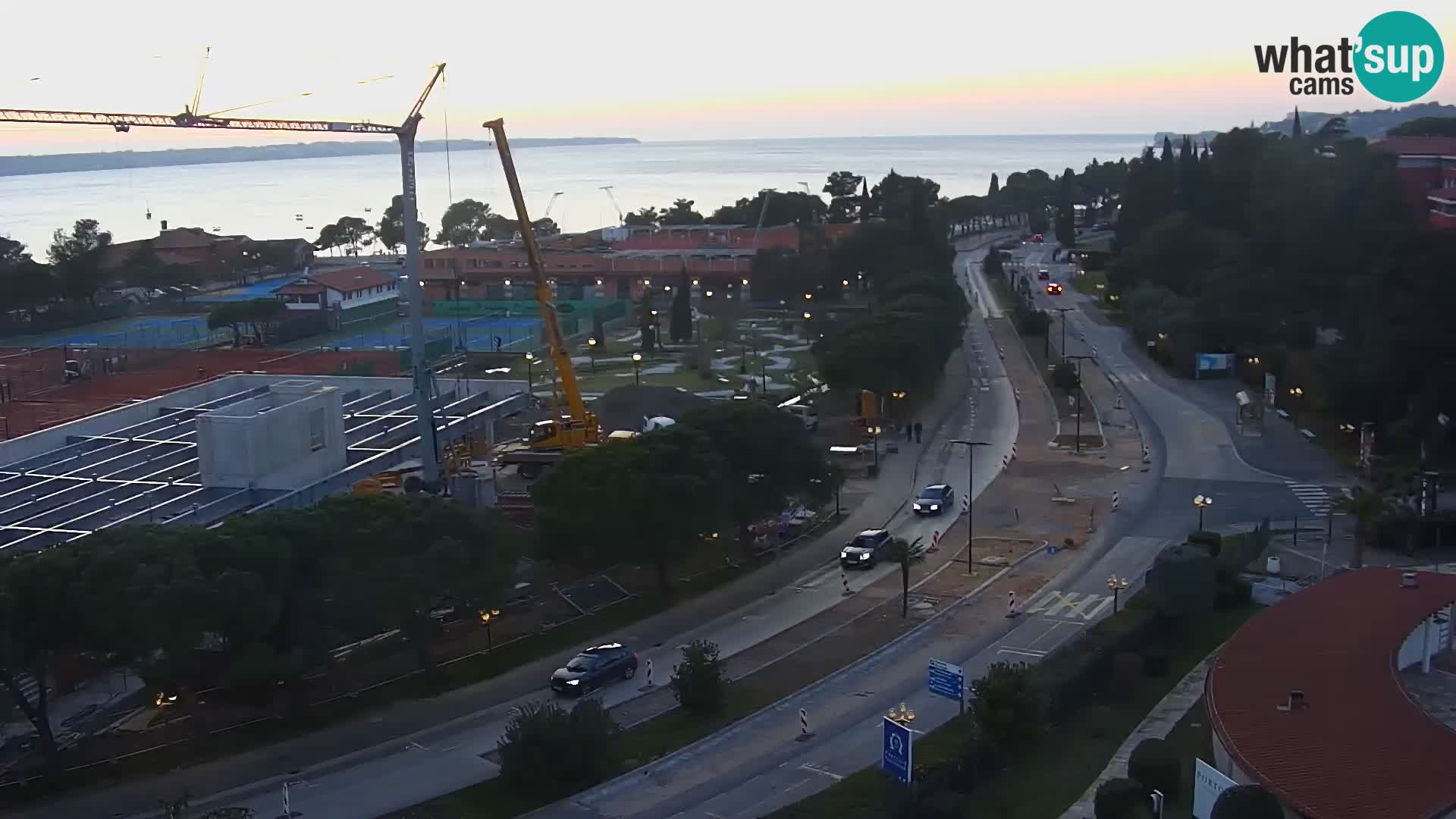 Portorož camera en vivo – vista del puerto deportivo y las canchas de tenis