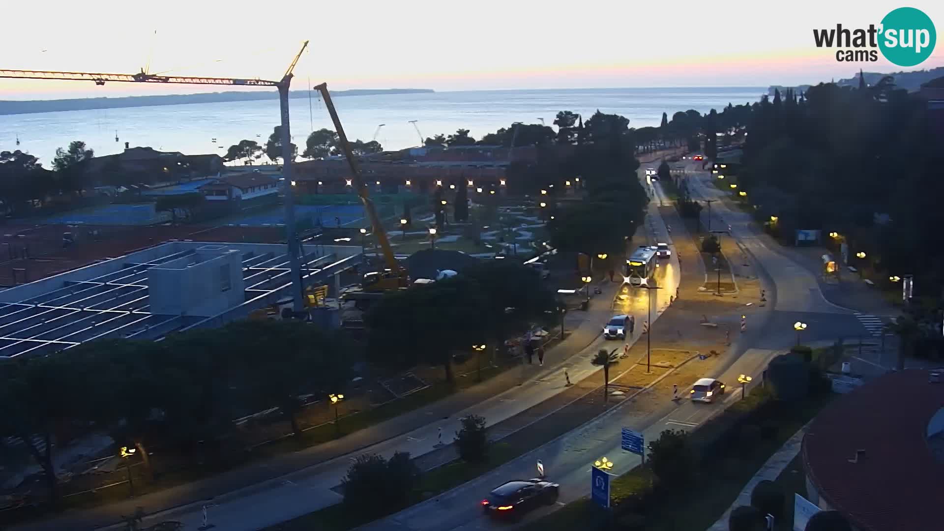 Portorož camera en vivo – vista del puerto deportivo y las canchas de tenis