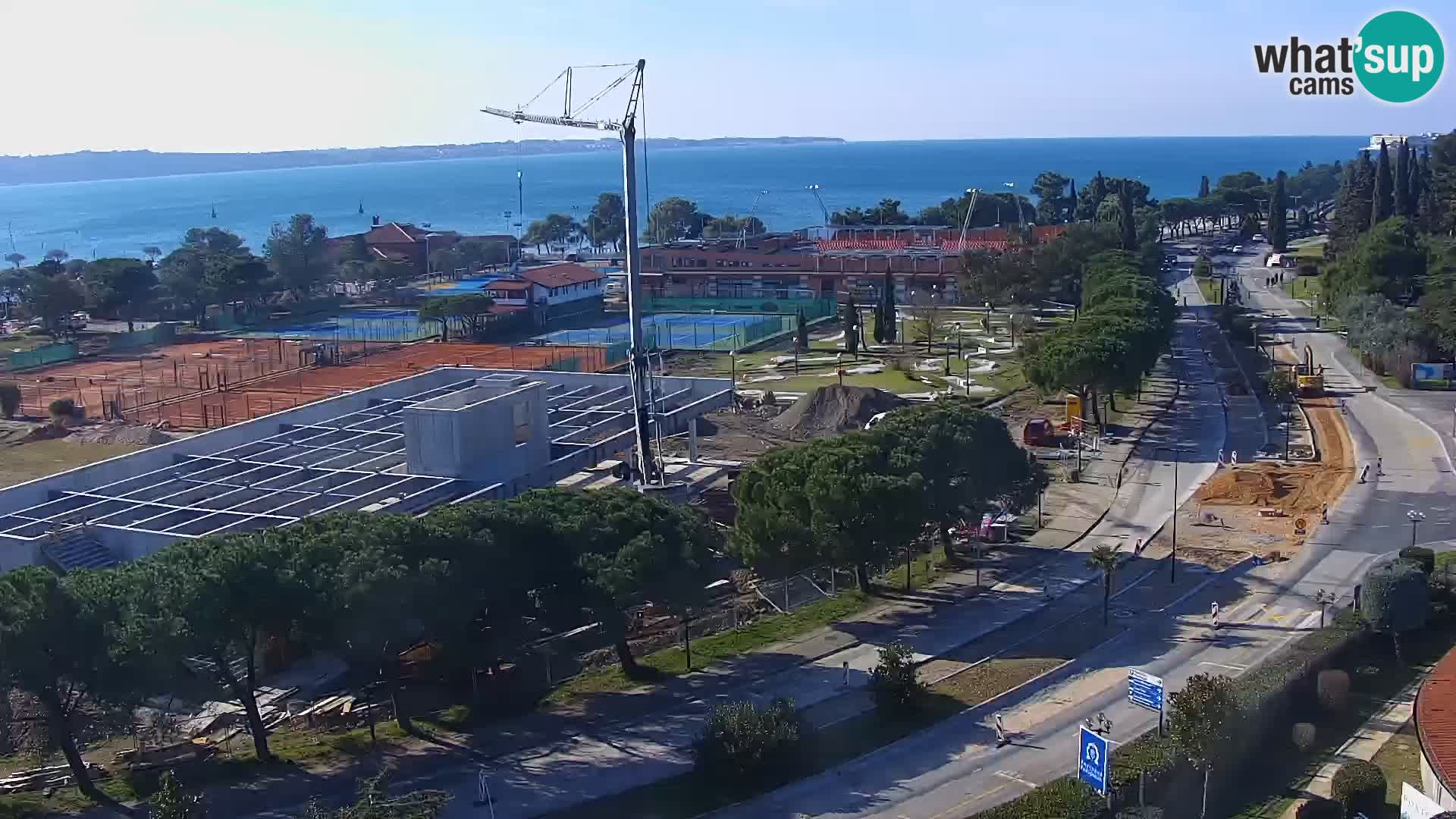 Portorož camera en vivo – vista del puerto deportivo y las canchas de tenis