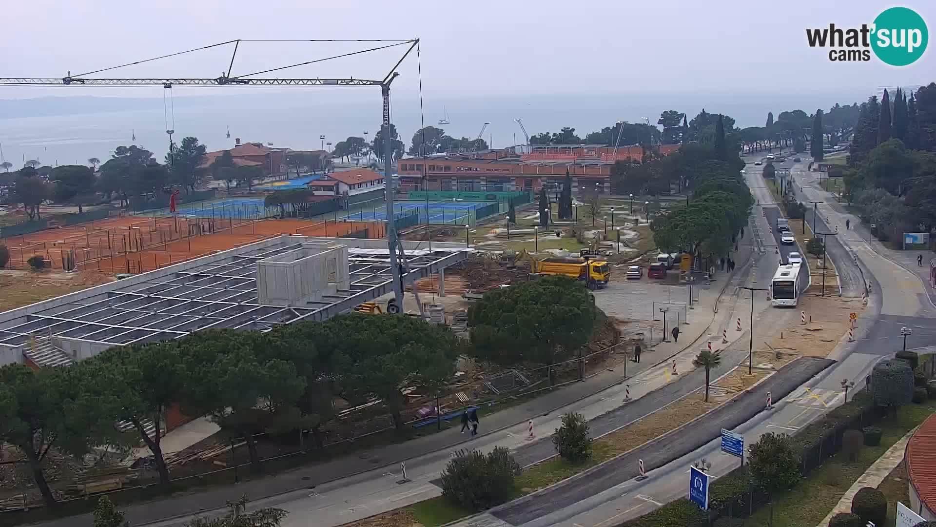 Portorož Live Webcam – vue sur la marina et les courts de tennis