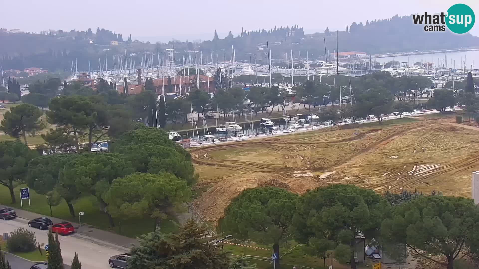 Portorož camera en vivo – vista del puerto deportivo y las canchas de tenis