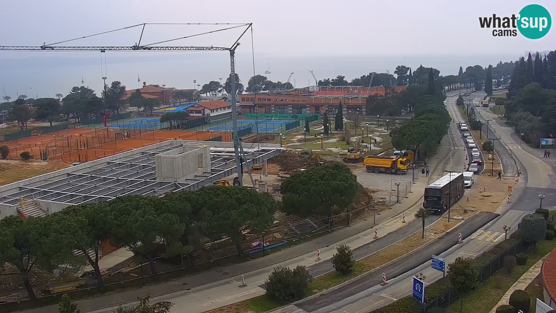 Portorož camera en vivo – vista del puerto deportivo y las canchas de tenis