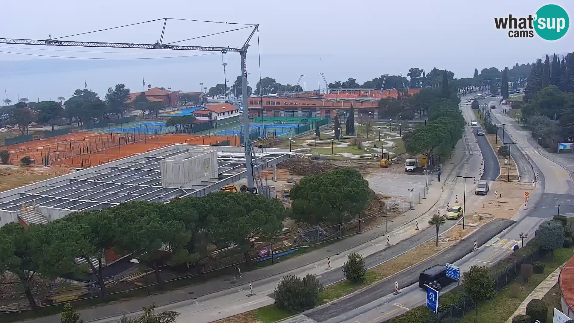 Portorož camera en vivo – vista del puerto deportivo y las canchas de tenis