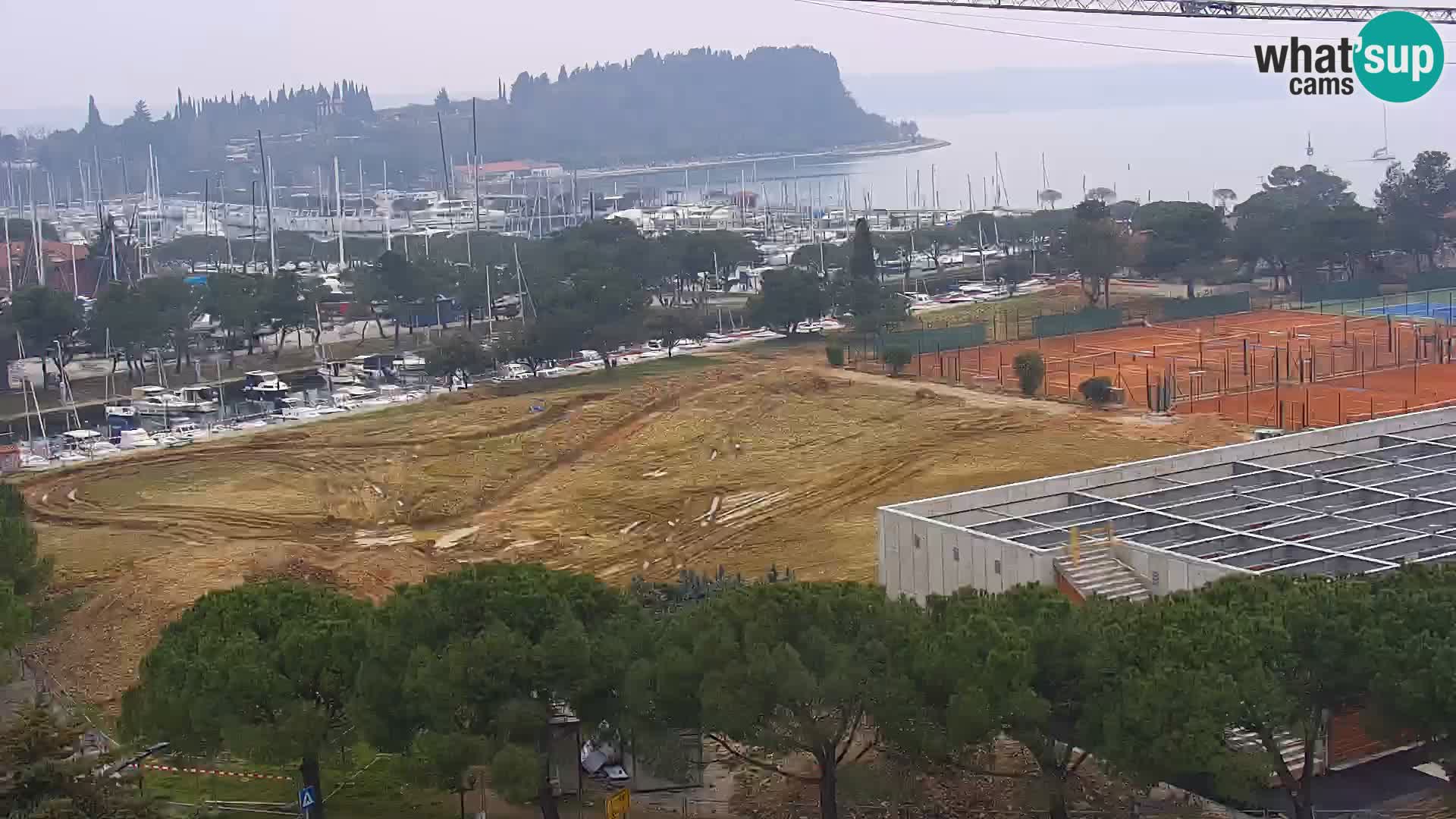 Portorož spletna kamera – pogled na marino in teniška igrišča