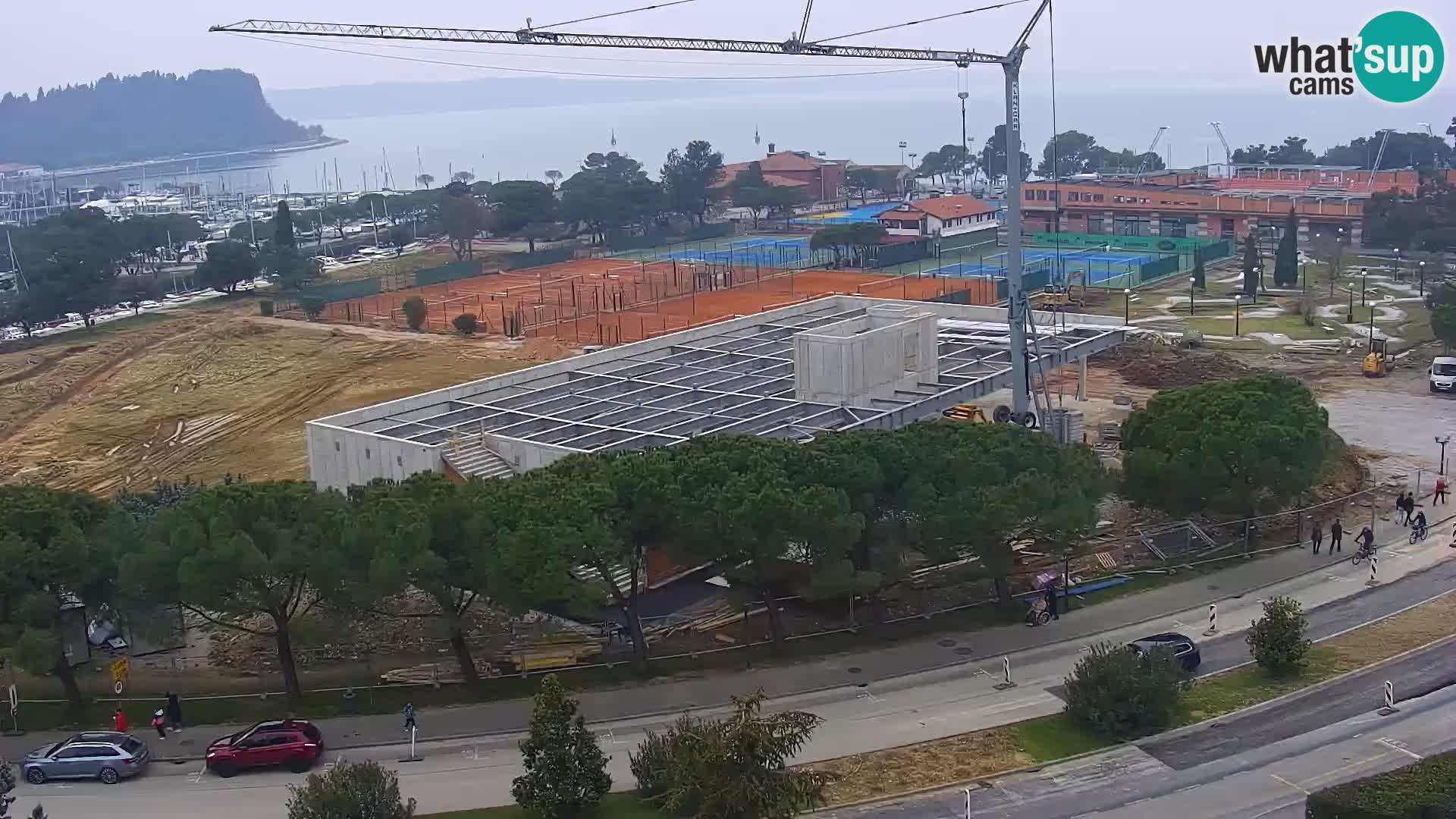 Portorož Live Webcam – vue sur la marina et les courts de tennis