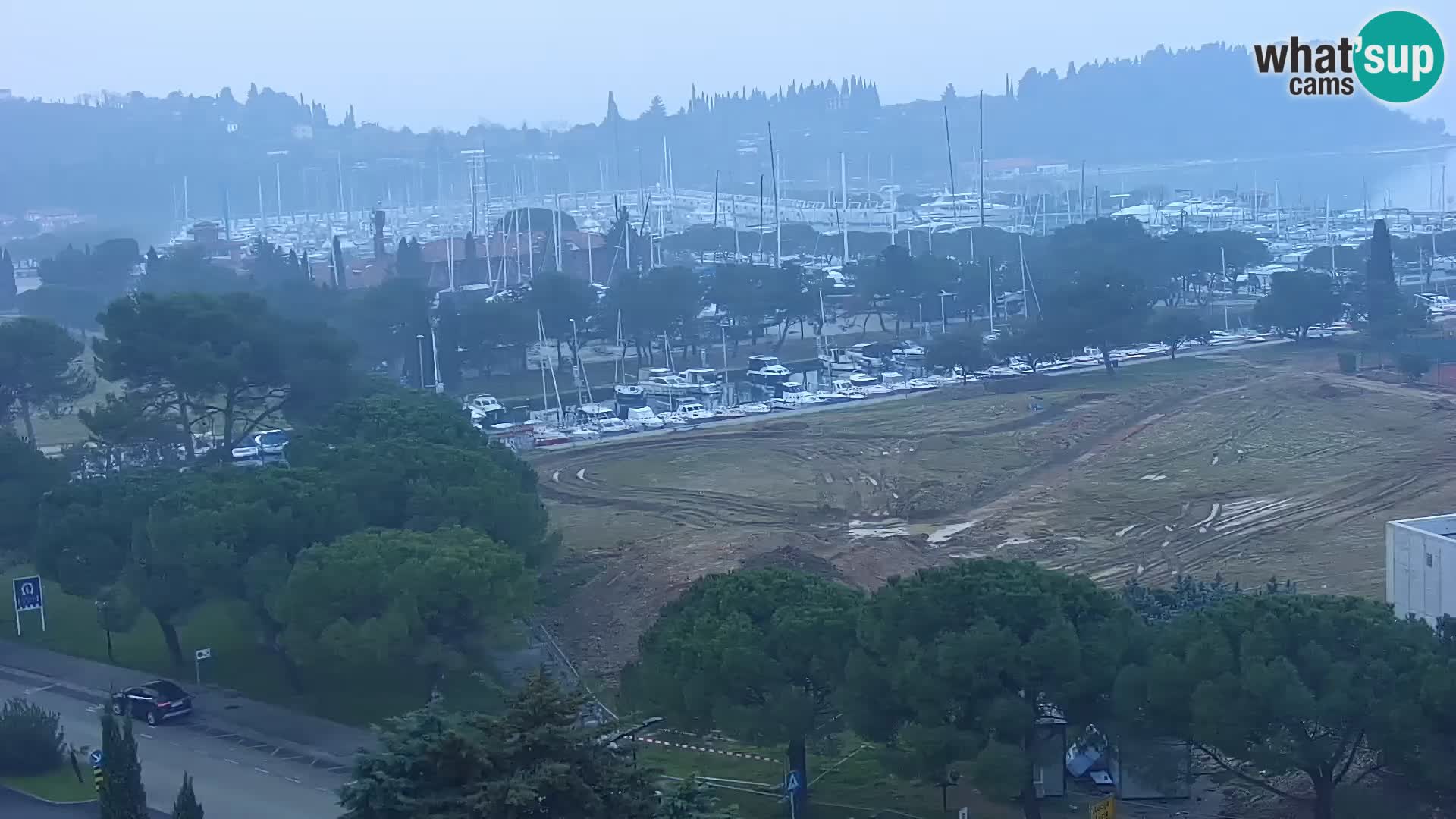 Portorož Live Webcam – vue sur la marina et les courts de tennis