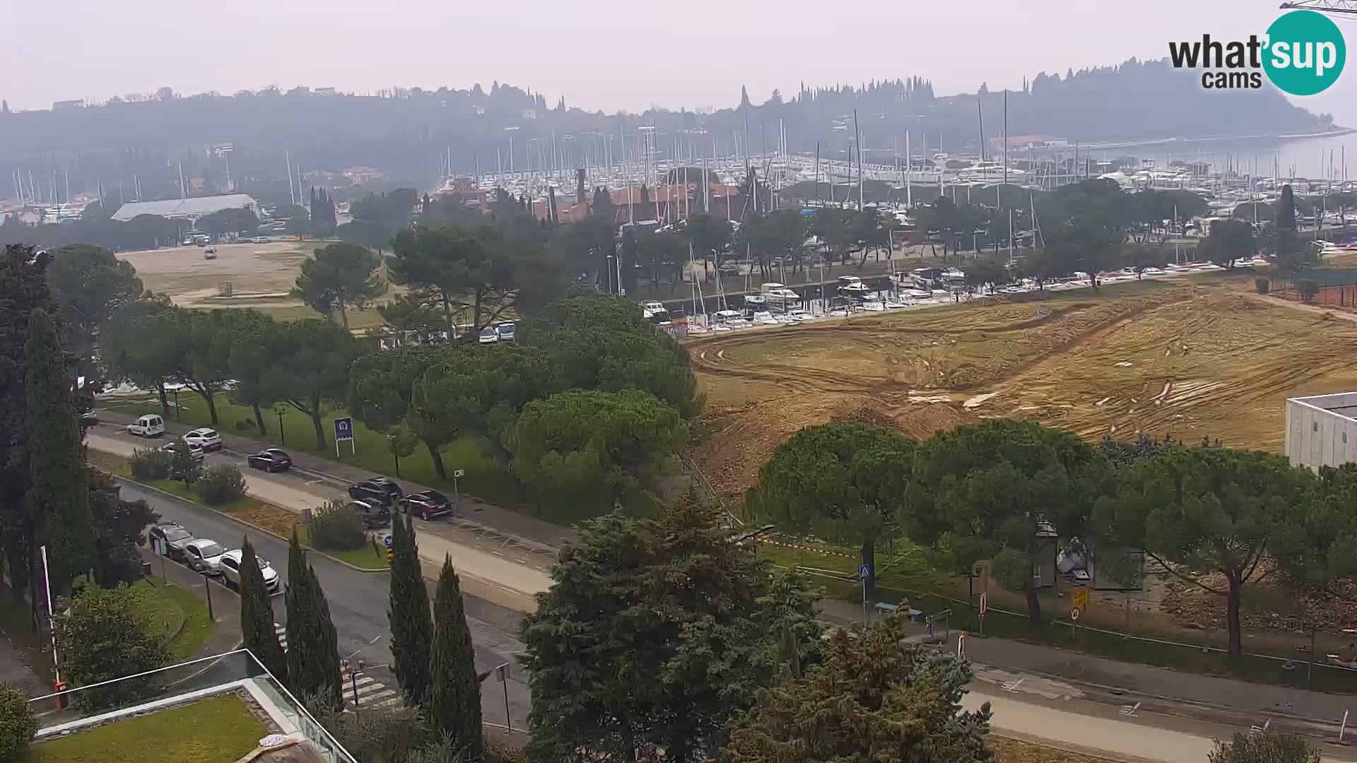 Portorož camera en vivo – vista del puerto deportivo y las canchas de tenis