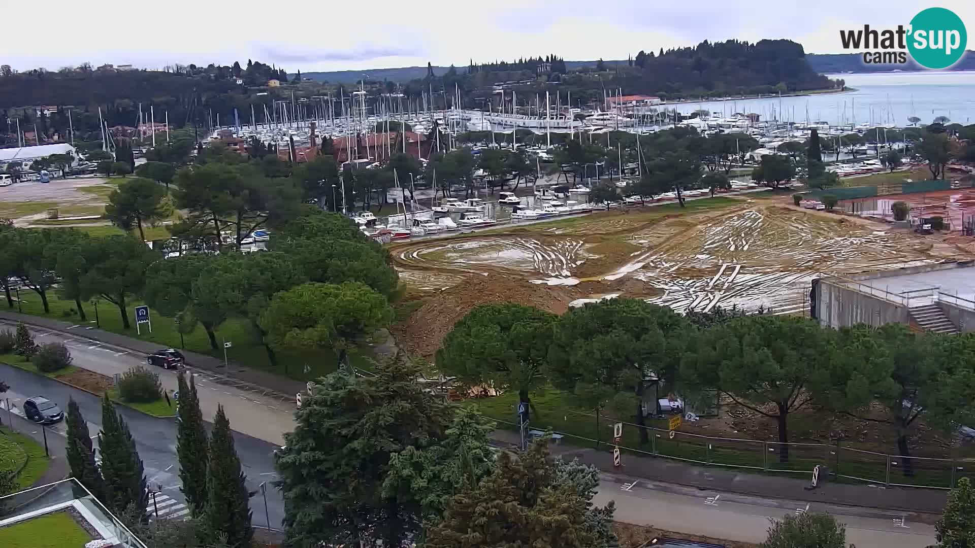 Portorož spletna kamera – pogled na marino in teniška igrišča