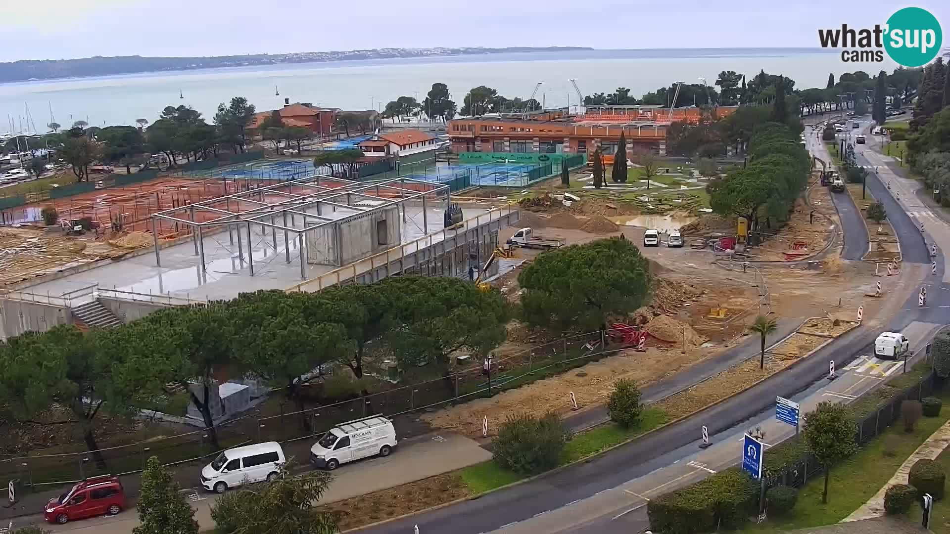 Portorož Live Webcam – vue sur la marina et les courts de tennis