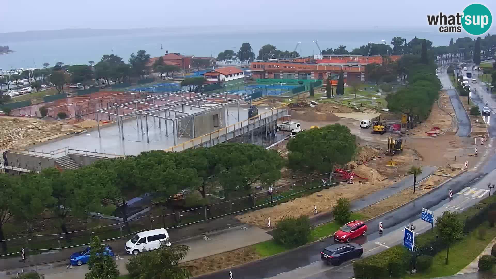 Portorož camera en vivo – vista del puerto deportivo y las canchas de tenis