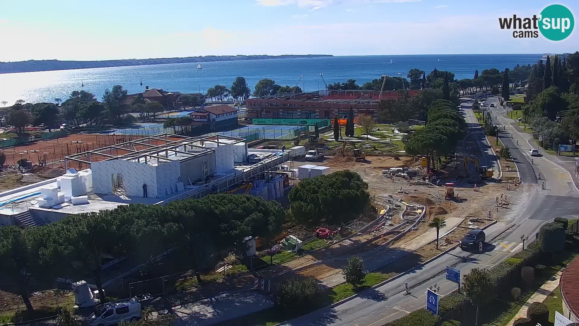 Portorož camera en vivo – vista del puerto deportivo y las canchas de tenis