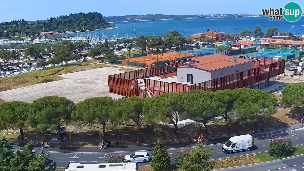 Portorož camera en vivo – vista del puerto deportivo y las canchas de tenis