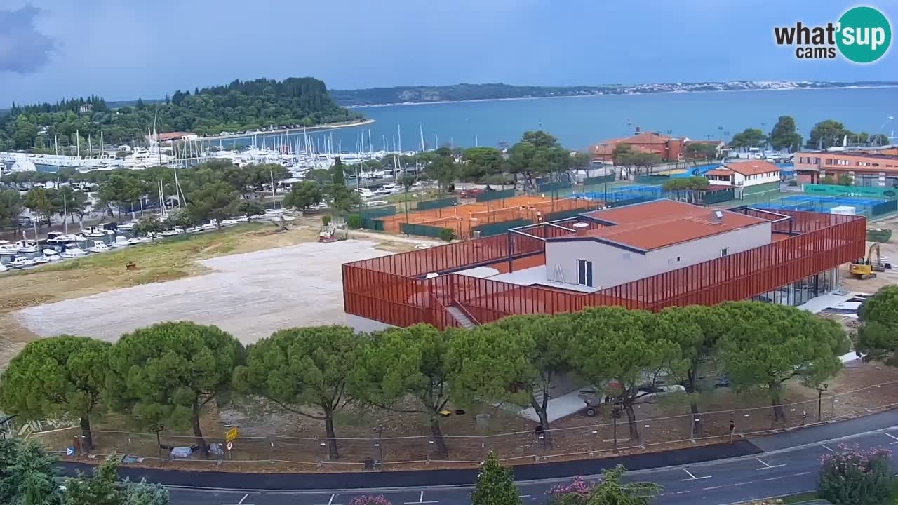 Portorož web kamera – pogled na marinu i teniške terene