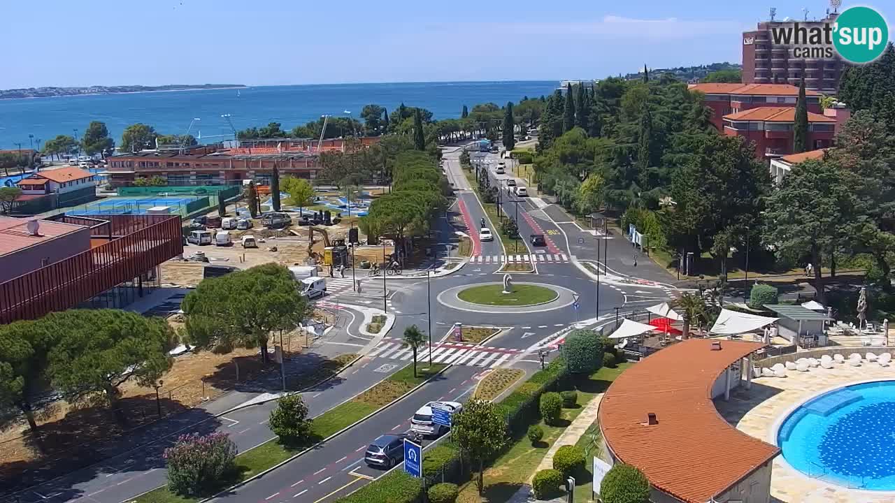 Portorož camera en vivo – vista del puerto deportivo y las canchas de tenis