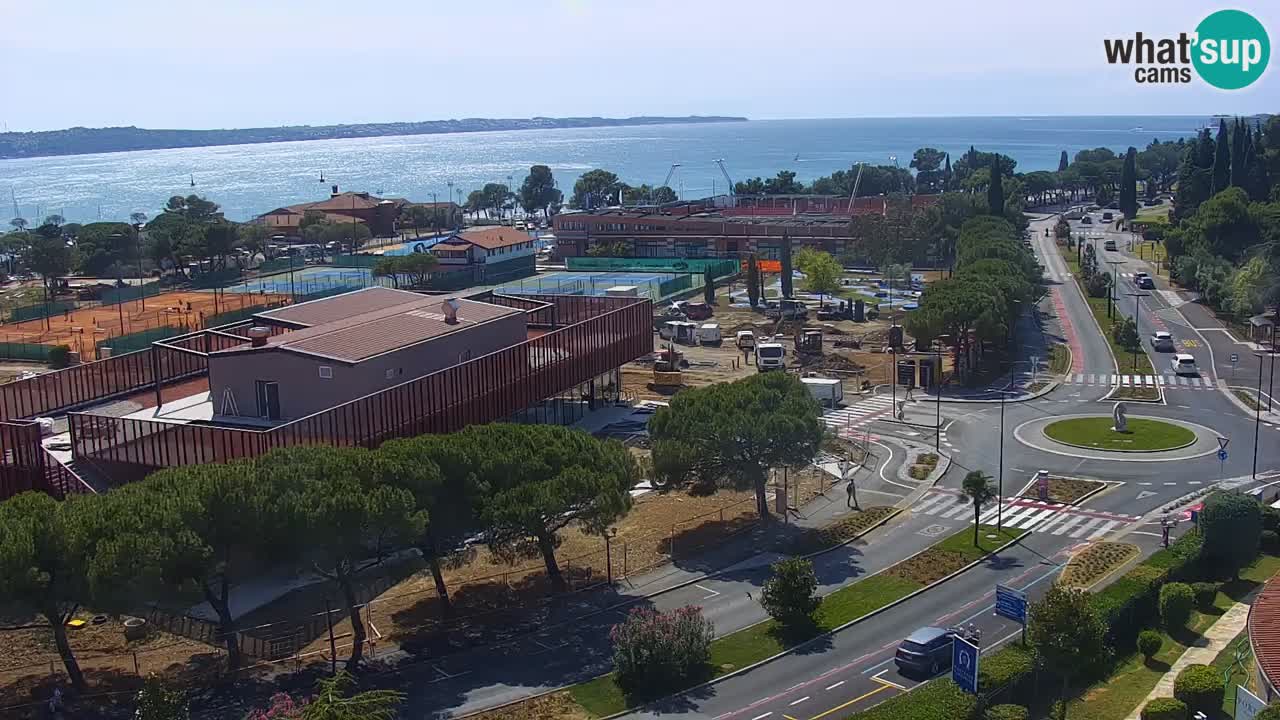 Portorož web kamera – pogled na marinu i teniške terene